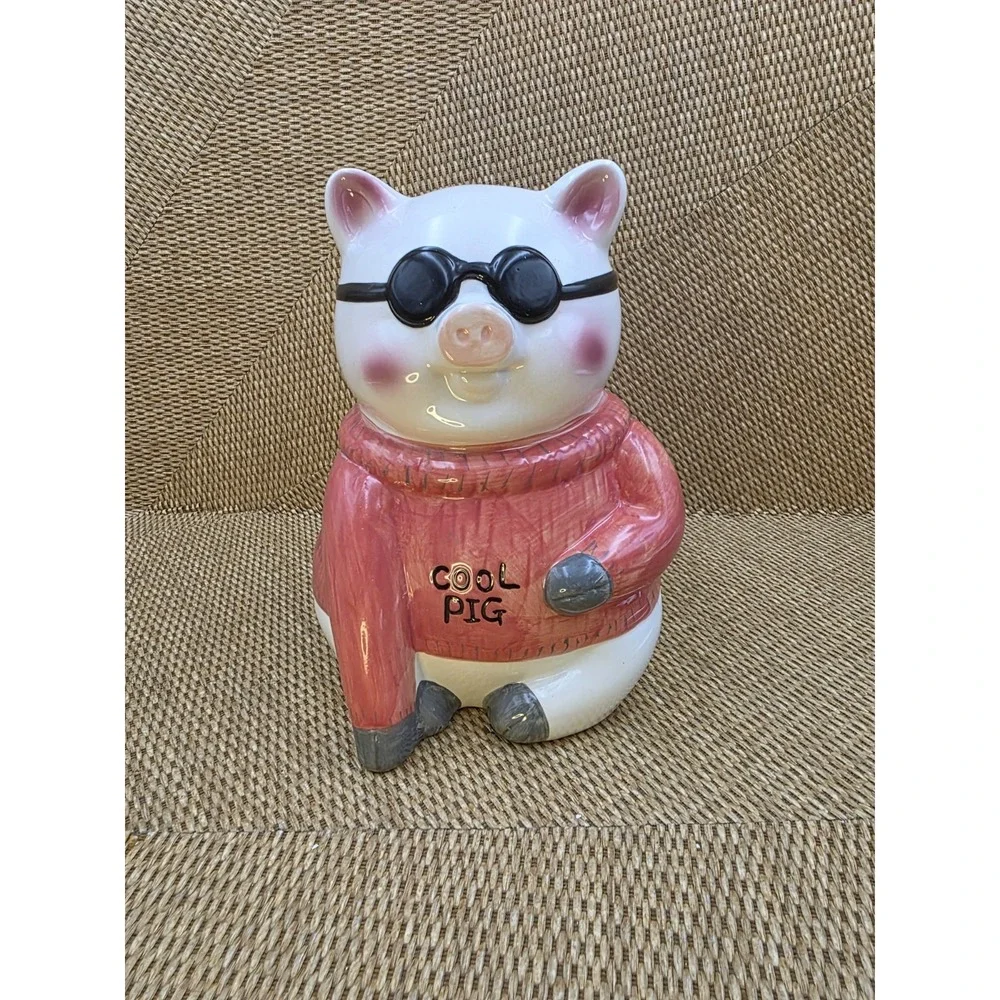 COOL PIG Ceramic‎ Pig Bank Motorcycle Goggles Dresser Top Decor Blushing Gift 8